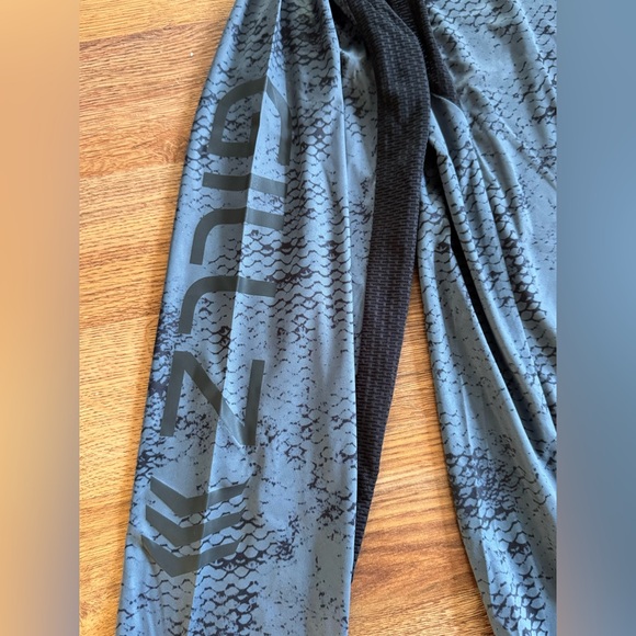 Size - XL Longsleeve hooded performance shirt. - Picture 2 of 3